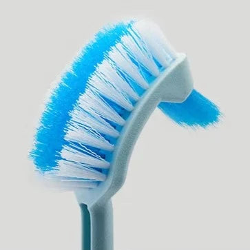 Brosse wc courbée précise