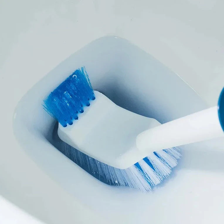 Brosse wc courbée précise