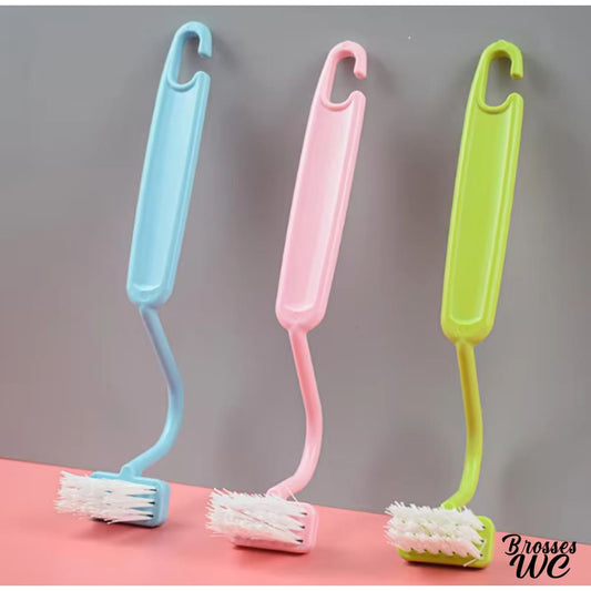 Brosse toilette courbée précise