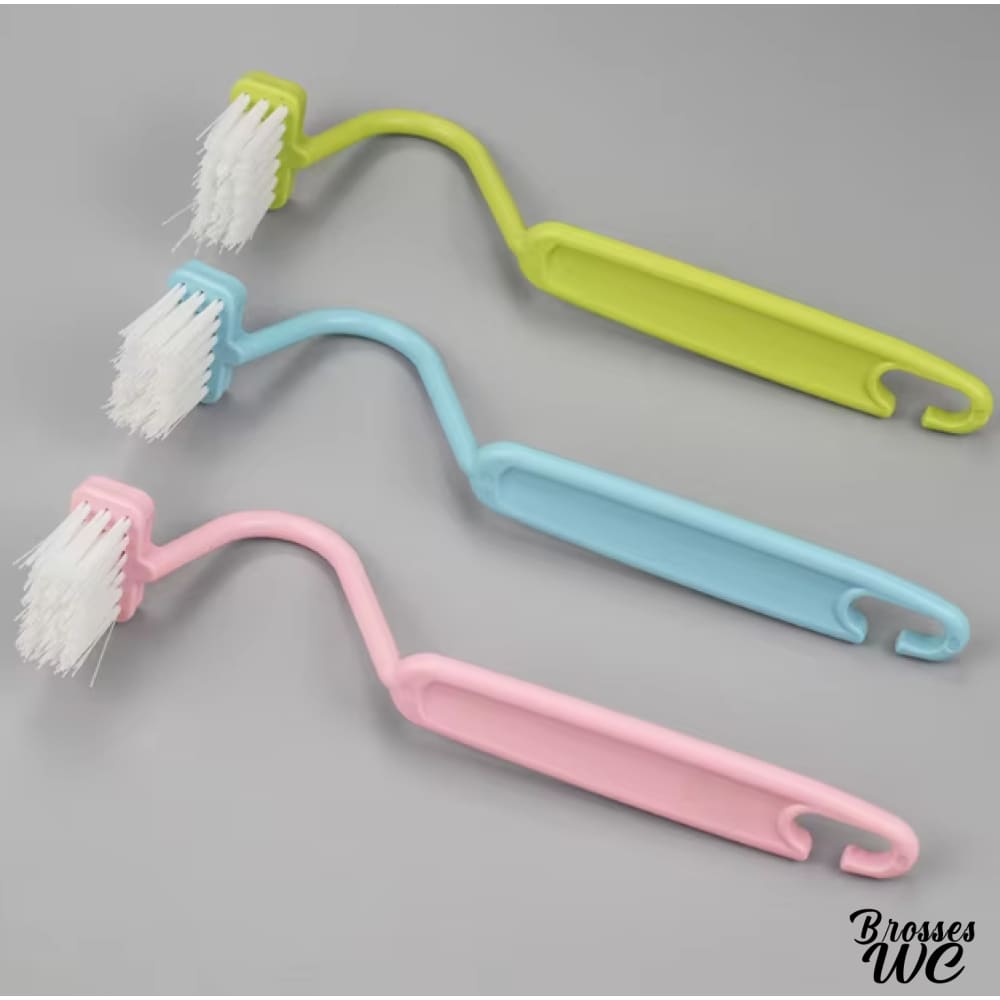 Brosse toilette courbée précise