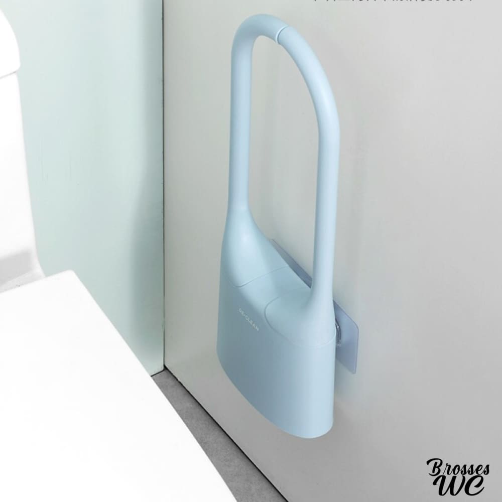 Brosse wc tête de mort audacieuse